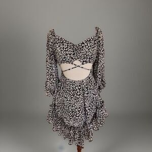 HYFVE Blk/Wht Floral‎ Prt. Sweetheart Neck, 3/4 Slv, Frt. Cutout Mini, NWT, L